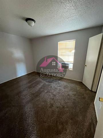 Foto del edificio - 2410 N Willis St