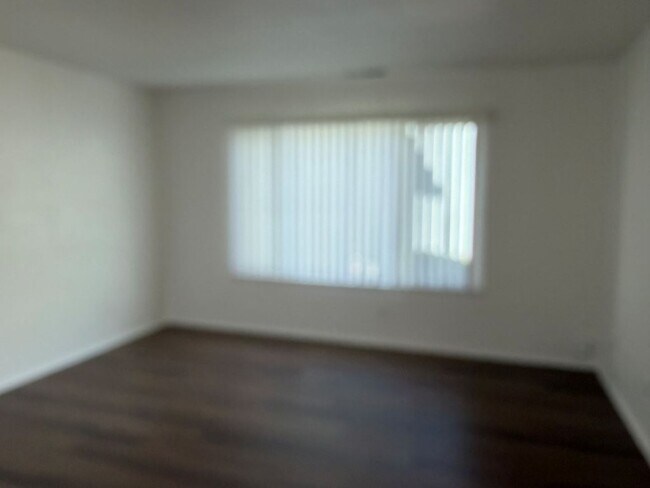 Foto del edificio - Updated Knollwood Condo with Community Pool