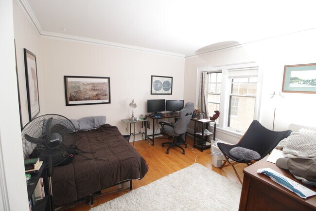 Foto del edificio - 2119 E Kenilworth Pl