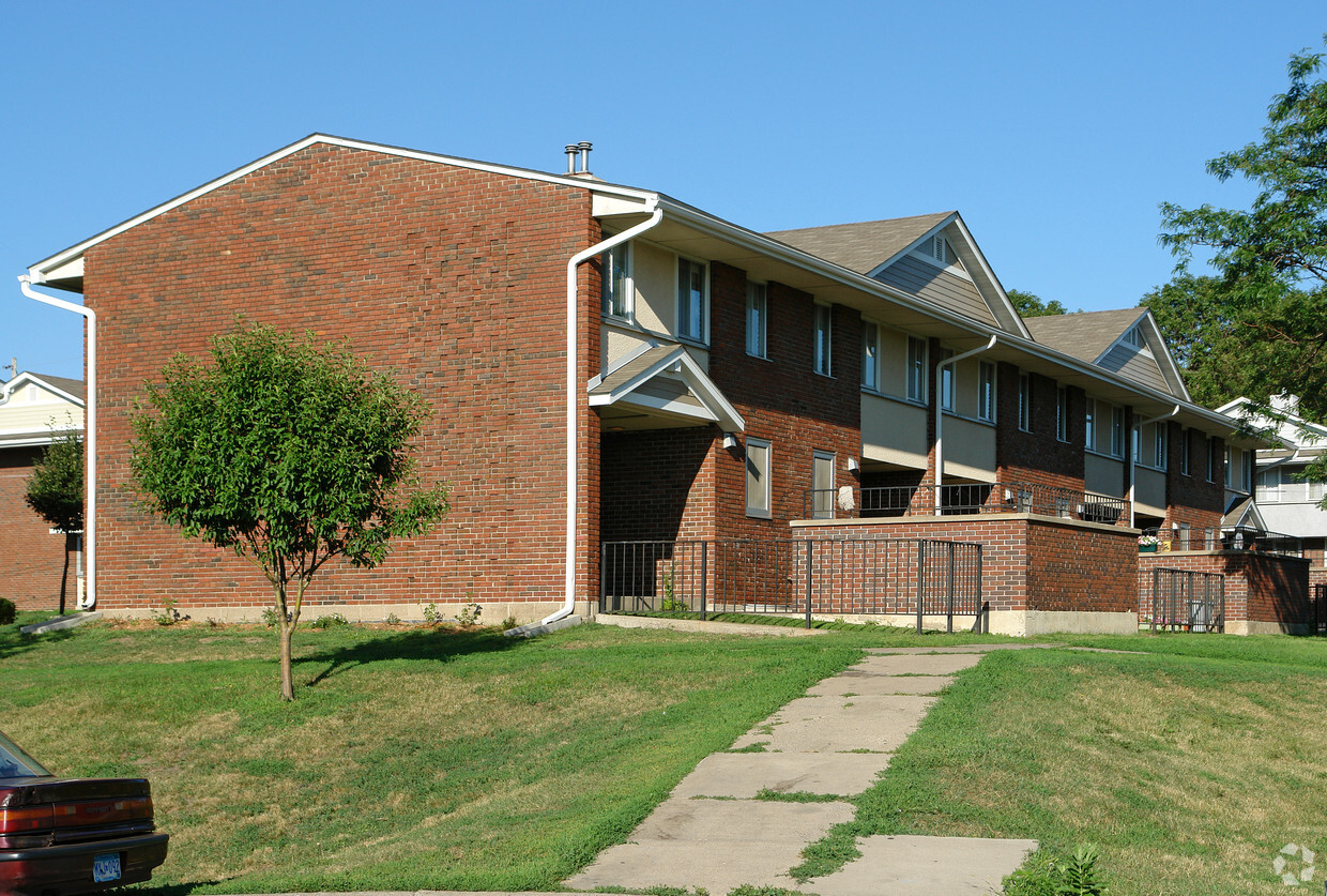 Foto del edificio - McDonough Townhomes