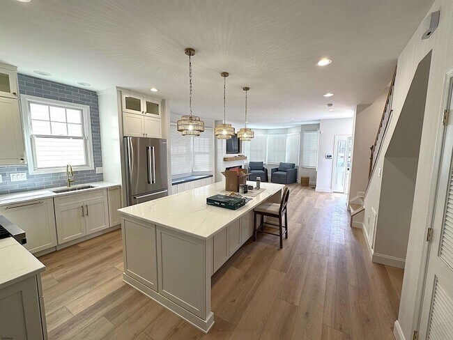 Foto del edificio - 213 N Jefferson Ave