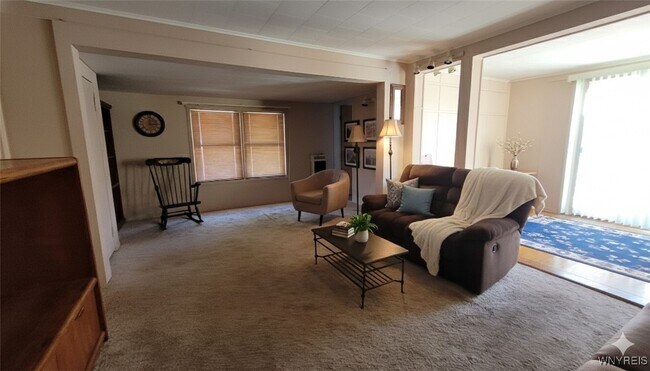 Building Photo - 2 Balzac Ct