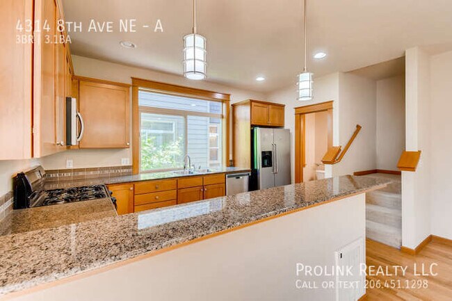 Foto del edificio - 4314 8th Ave NE