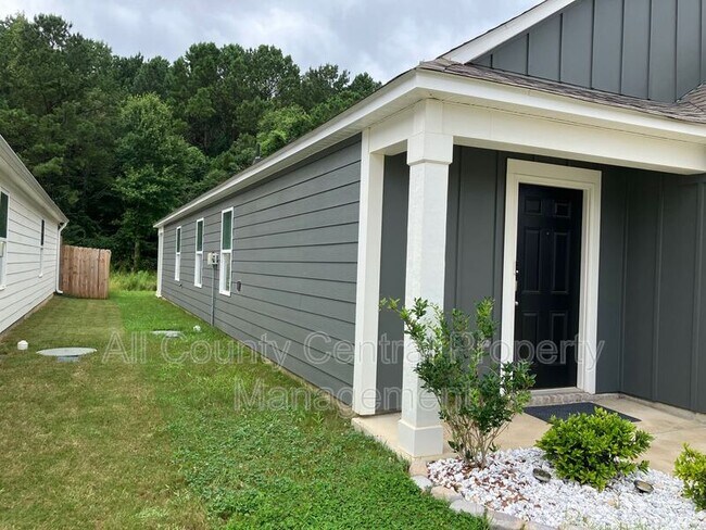 Foto del edificio - 135 River Birch Ln