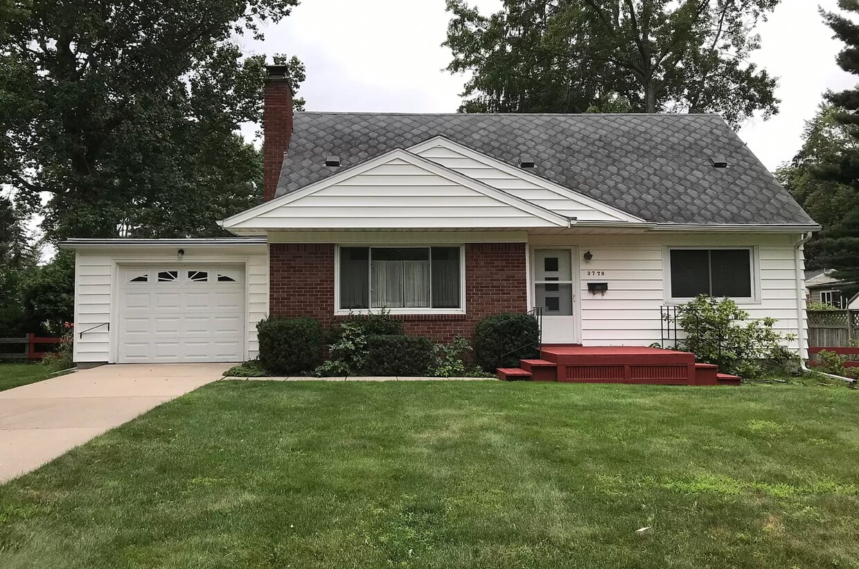 Foto principal - 2779 Roseland Ave
