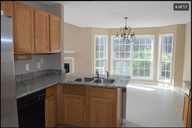 Building Photo - AVAILABLE FOR JUNE 1ST MOVE IN!