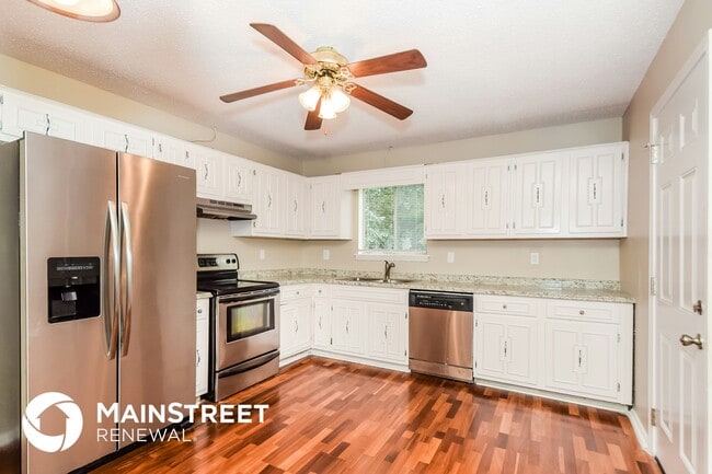 Building Photo - 325 13th St