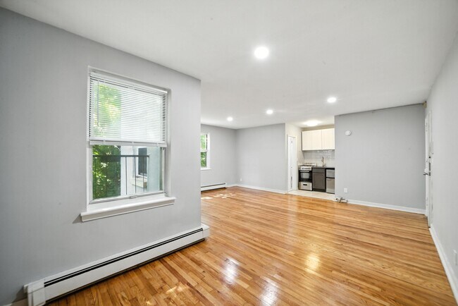 819- Estudio - Claremont Holdings