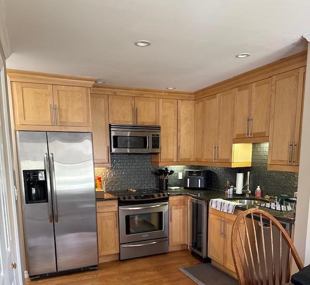 Building Photo - 221 Springmeadow Dr