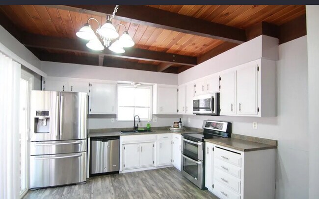 Foto del edificio - 14196 Decatur Dr