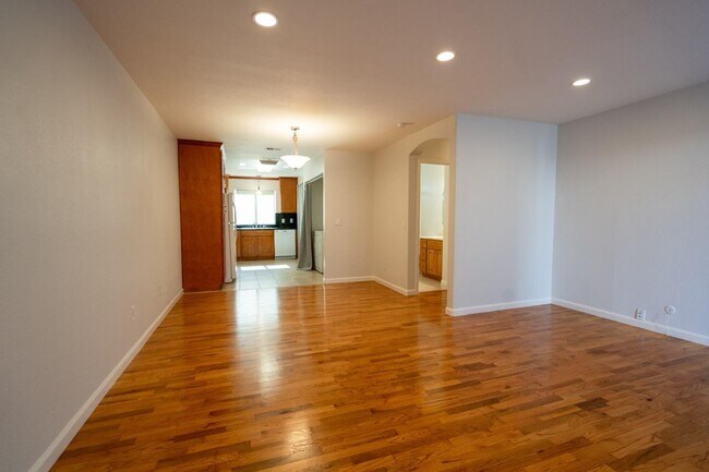Building Photo - 650 Cypress Ave