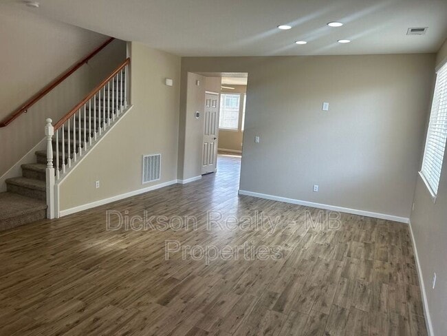 Building Photo - 10724 Grayslake Dr