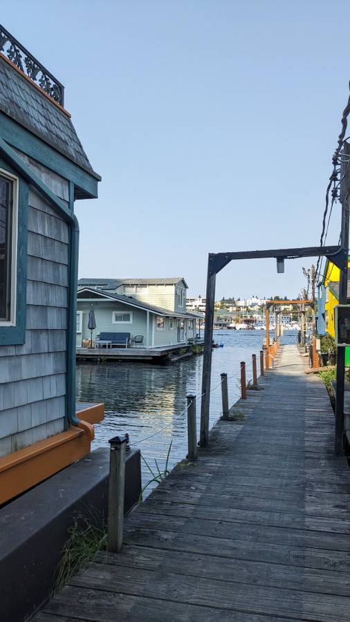 Dock entrance - 2770 Westlake Ave N