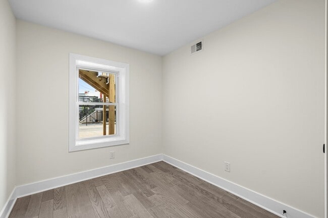 Building Photo - 3552 Warder St NW