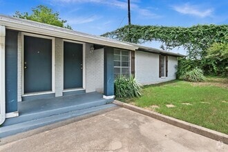 Building Photo - 2712 St Edwards Cir