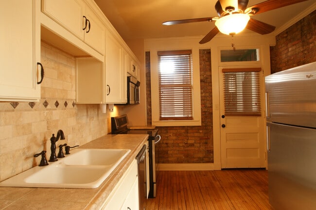 Building Photo - MN Duluth- Triplex 308 E 5th Street