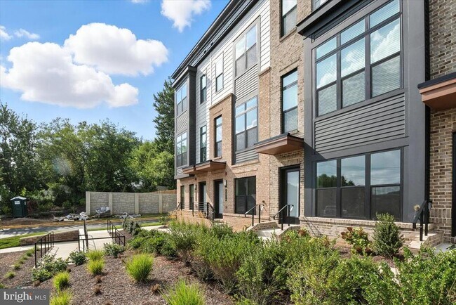 Foto del edificio - 2016 Tysons Ridgeline Rd