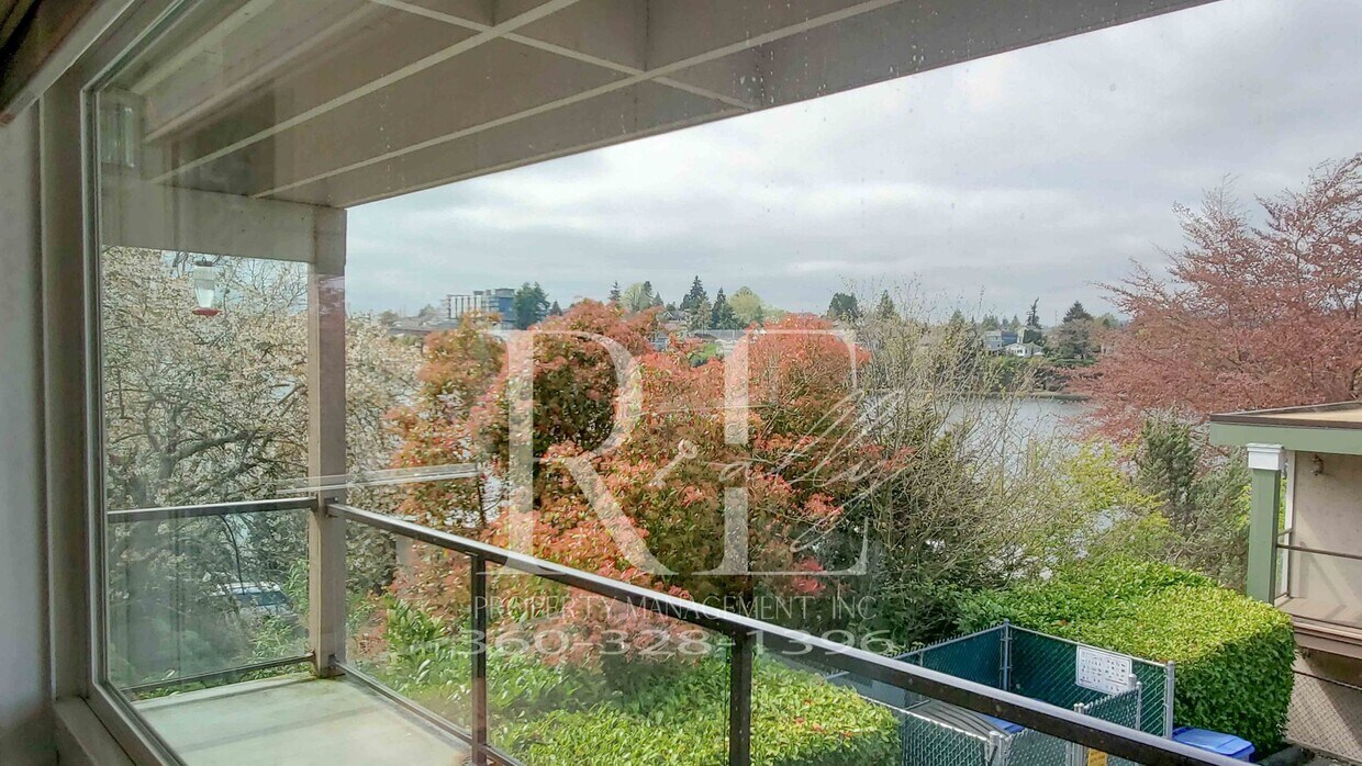 Primary Photo - Modern Manette 1BR Condo with Private Pati...