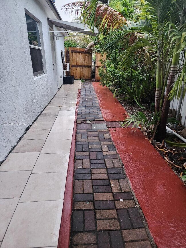 Foto del edificio - 13915 NW 5th Ct