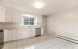 Foto del edificio - 138 Emerson Gardens Rd