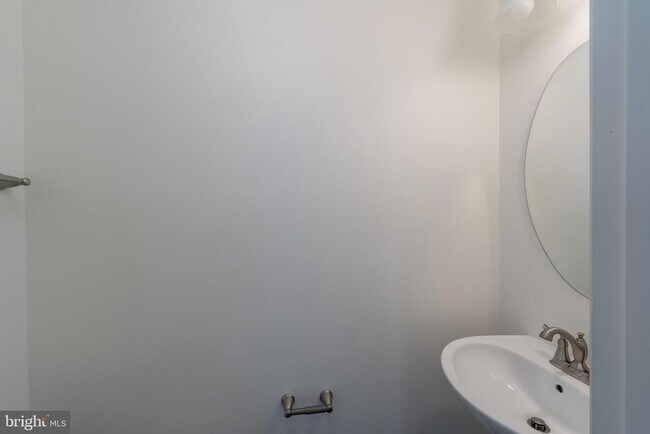 Building Photo - 3223 Clear Spring Dr