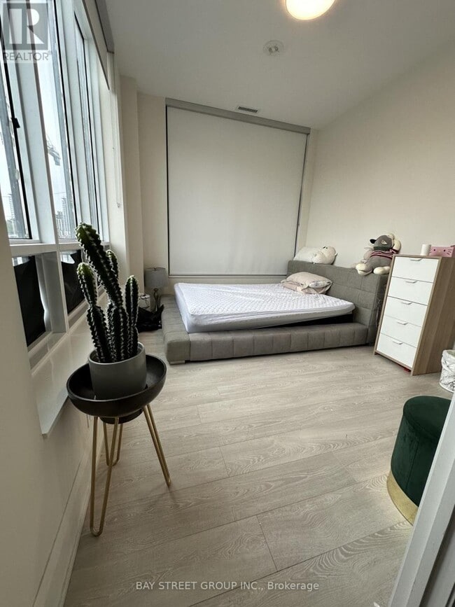 Building Photo - 8 Water Walk Dr