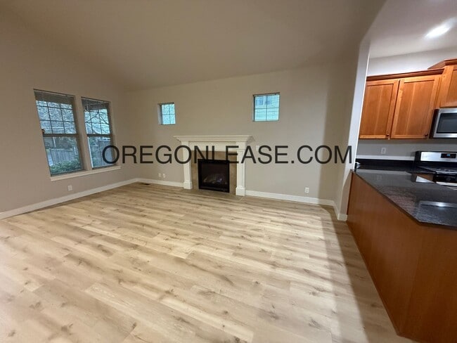 Foto del edificio - 3 bedroom 2 bath River rd home