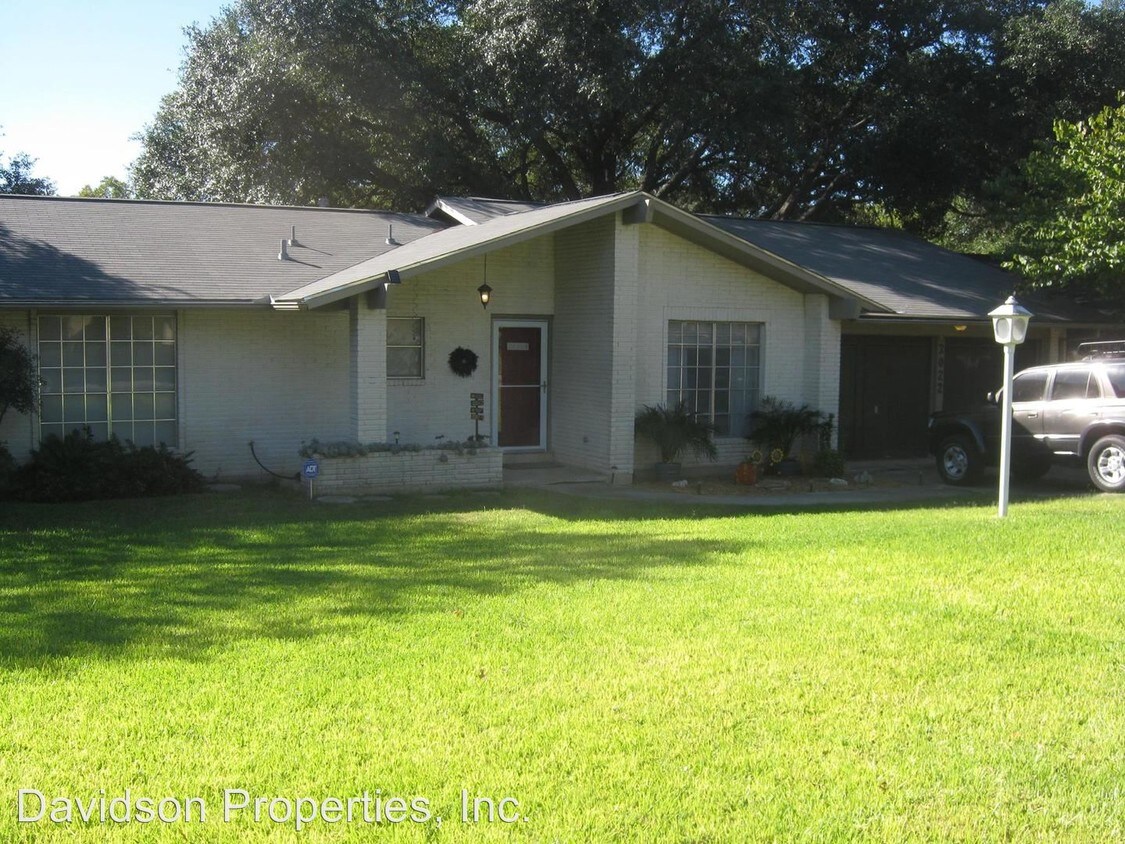 Primary Photo - 3 br, 2 bath House - 3022 Sir Phillip