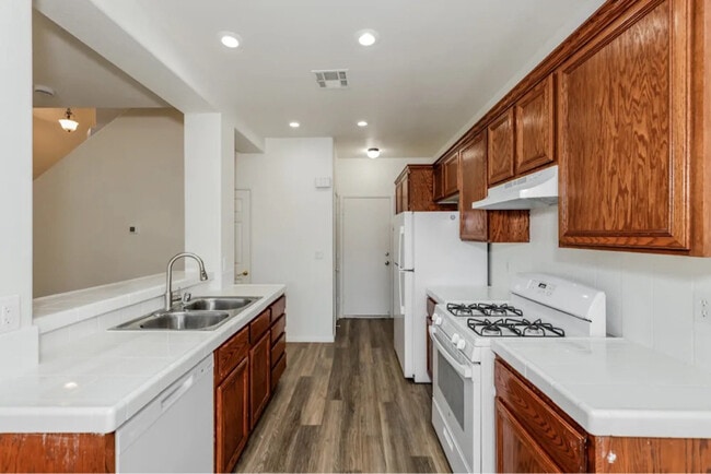 Foto del edificio - 6734 Bravura Ct