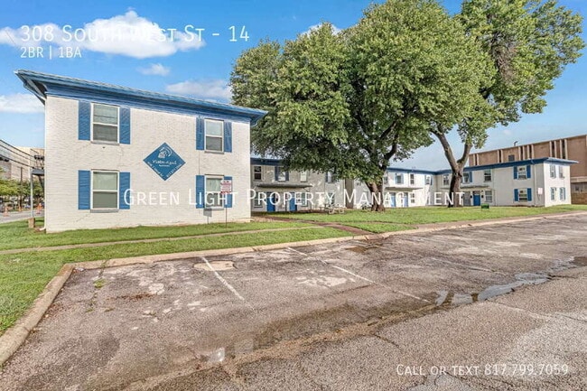 Building Photo - 308 S W St