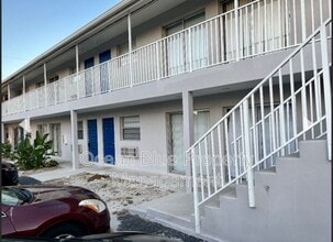 Building Photo - 1947 Ricardo Ave