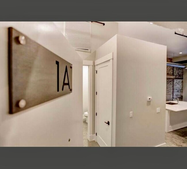 Foto del edificio - 808 Elm St