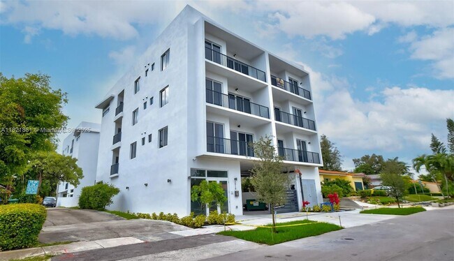 Foto del edificio - 2010 SW 25th Ter