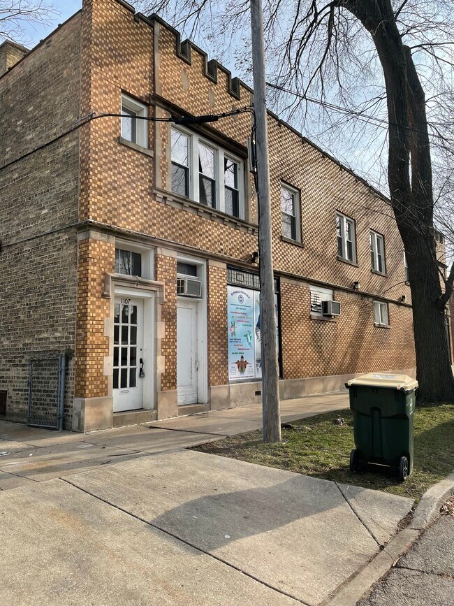 Building Photo - 1107 Florence Ave
