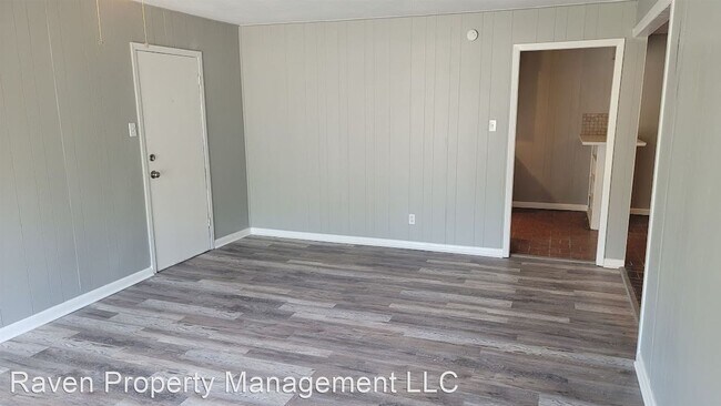 Building Photo - 3 br, 1.5 bath House - 4 Catalina Rd
