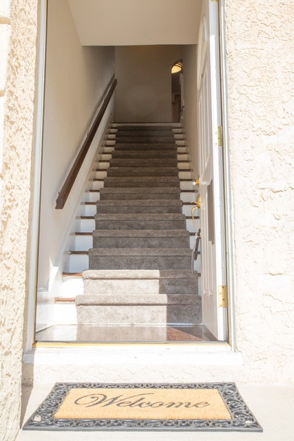 Unit entry - 2256 Glendale Blvd
