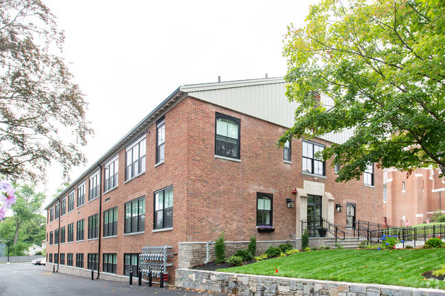 Foto del edificio - Schoolhouse Commons