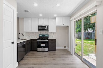 Building Photo - 3535 Nutwood Ln