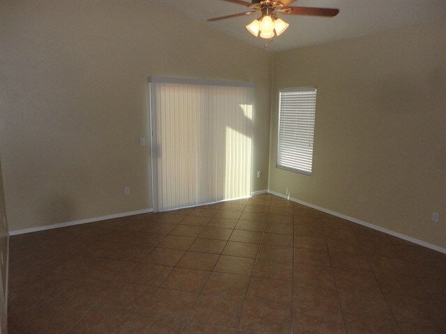 Foto del edificio - 5711 W Shady Grove Drive