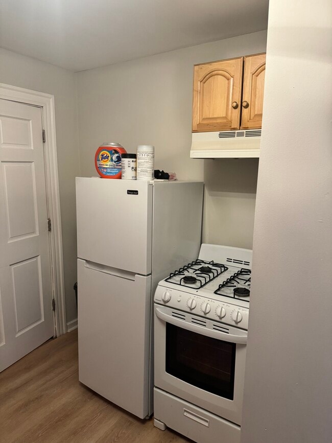 Building Photo - 28 Fleet St