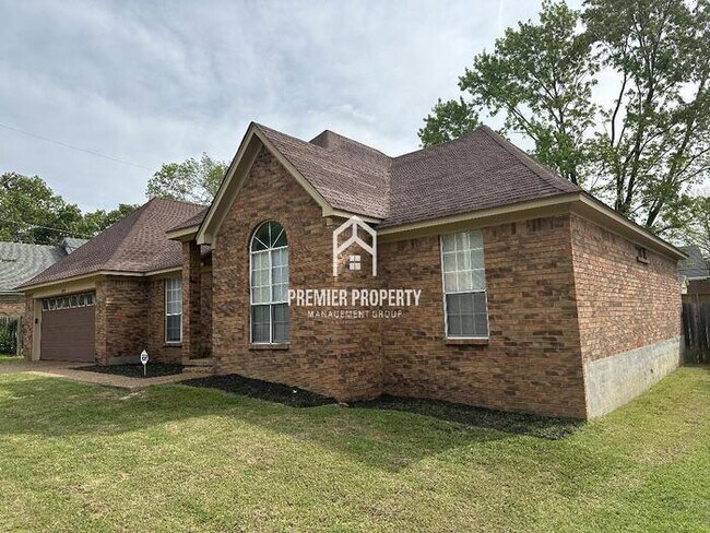 Building Photo - 6474 Saddleback Cir
