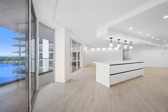 Foto del edificio - 19707 Turnberry Way