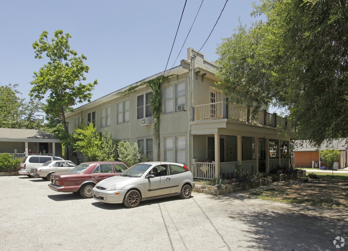 Primary Photo - Nash Street Apartments