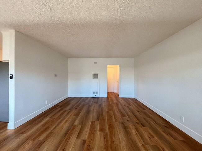 Interior Photo - 3910 Coco Ave