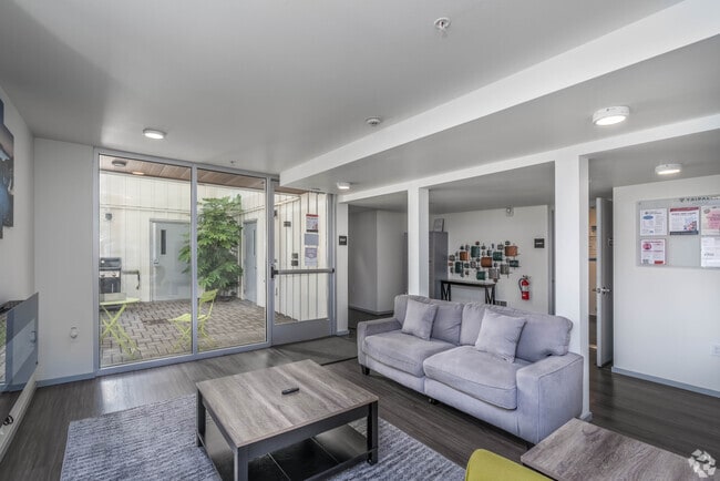 Building Photo - Montisi Apartments