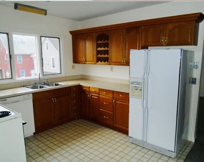 Building Photo - 20 Sherman St