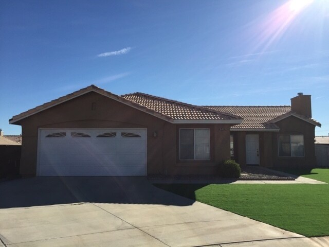Foto del edificio - COMMUTER FRIENDLY 4 BEDROOM VICTORVILLE HO...