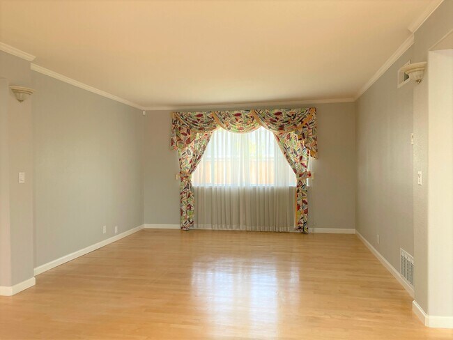 Foto del edificio - 6815 Devon Way