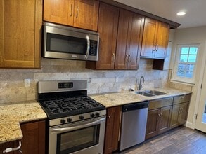 Building Photo - 1320 Magnolia Ave