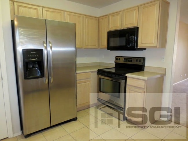 Building Photo - 9252 W Ironwood Dr - 3 beds 2 full baths